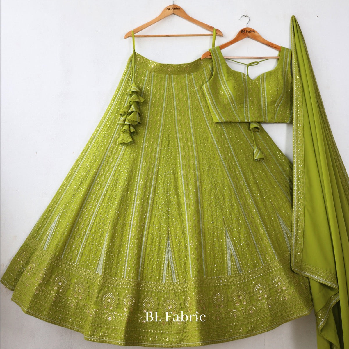 VF - Evergreen Jacquard Silk Parrot Green Lehenga Choli - New In - Indian